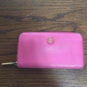 Pink Tory Burch Robinson Zip Continental Wallet